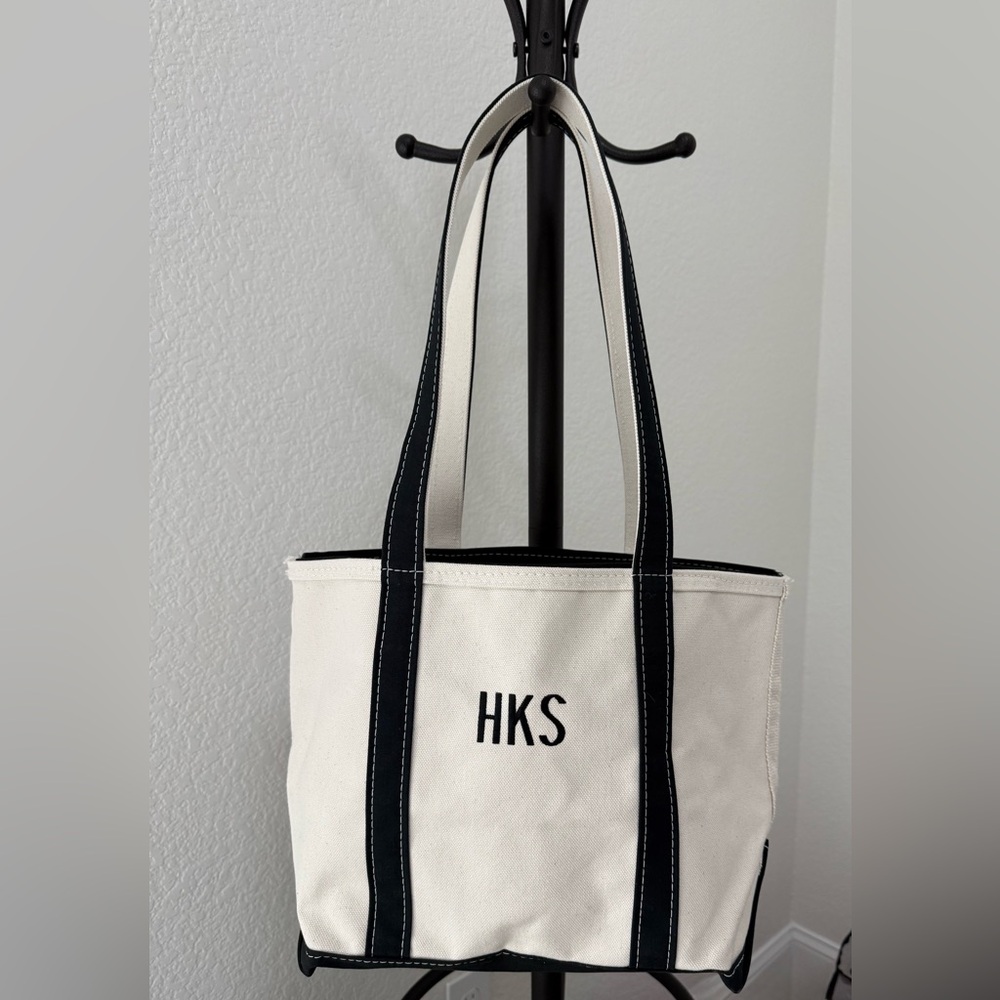 L.L. Bean Boat & Tote, Medium, long handles. NEW!